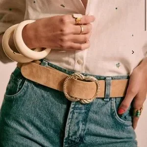 SEZANE ARTEMIS BELT BEIGE do not buy! sezane Artemis belt in blush and beige suede. The blush one  main image 3
